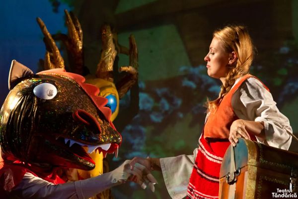 Spectacolul "Fata babei și fata moșneagului"