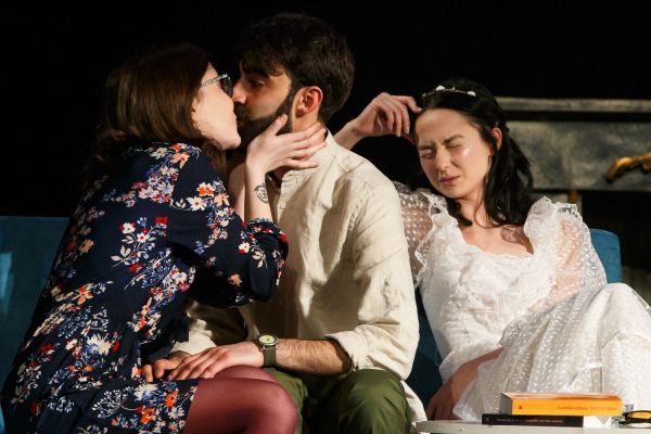 Spectacolul "Spirit Neliniștit"