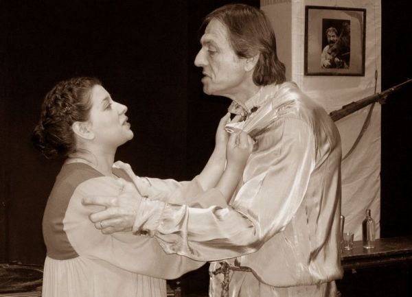 Spectacolul "Cerere în căsătorie"