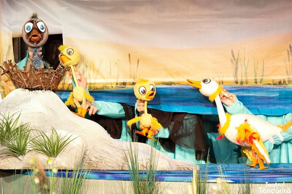 Spectacolul "Ratusca cea urata"