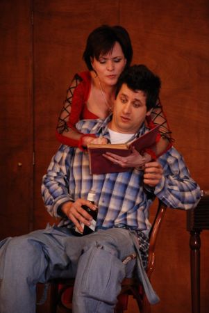 Spectacolul "Fanteziile sexuale ale soţului meu aproape că m-au înnebunit"