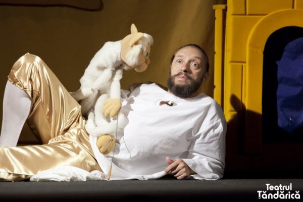 Spectacolul "Motanul Incaltat"