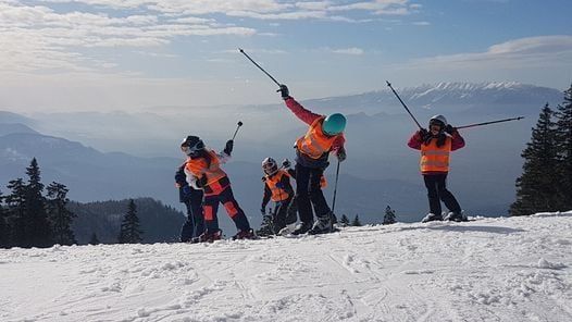 Tabără de schi la cabana Postăvaru