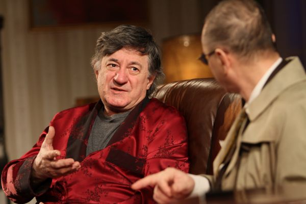 Spectacolul "Dineu cu proşti"