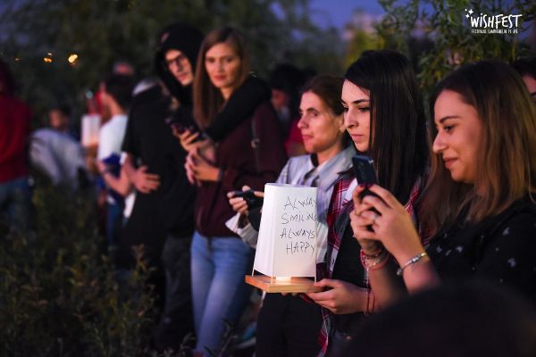 WishFest – festivalul lampioanelor pe apă