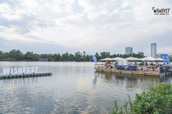 WishFest – festivalul lampioanelor pe apă