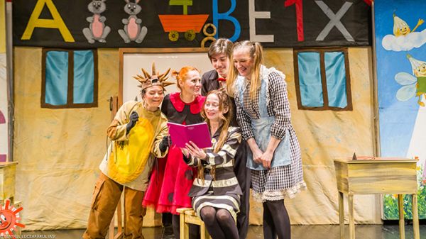 Spectacolul "Albinuța"