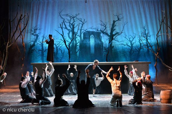 Spectacolul "Sânziana și Pepelea"