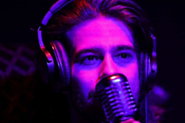 Spectacolul "UNDERGROUND FM"