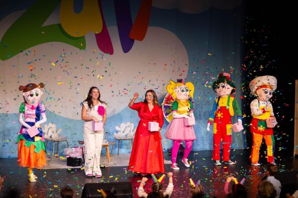 "Dragă mami", spectacolul cadou pentru toate mămicile din România