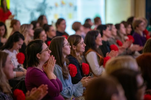 Conferința "ÎNFLORITOARE"