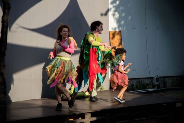 Spectacol de teatru - "Anaz si dragonul"