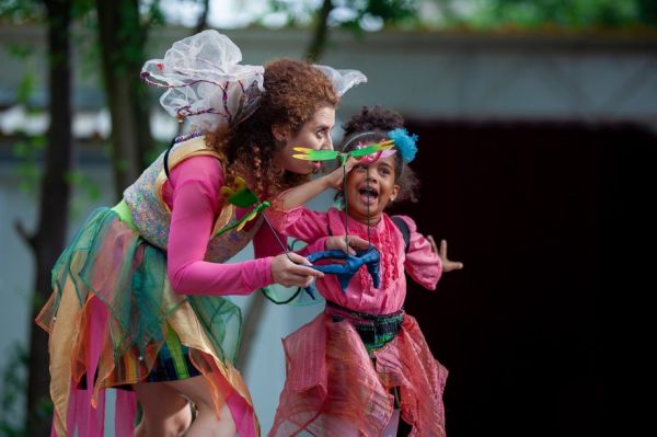 Spectacol de teatru - "Anaz si dragonul"