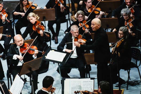 Peste exact două luni România se va transforma în cea mai mare scenă a muzicii universale