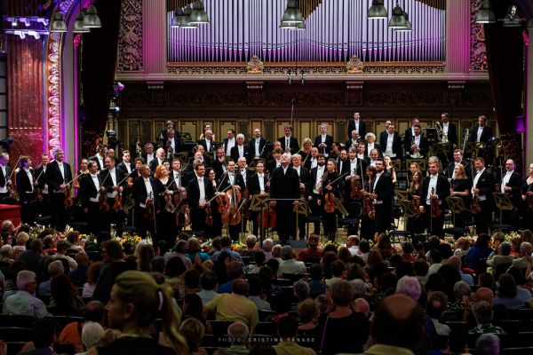 Peste exact două luni România se va transforma în cea mai mare scenă a muzicii universale