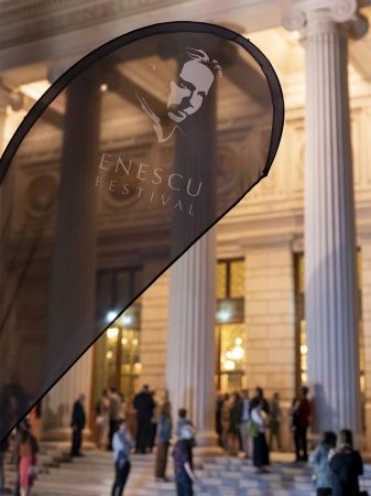 Peste exact două luni România se va transforma în cea mai mare scenă a muzicii universale