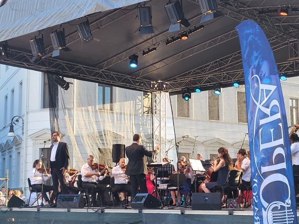 Începe stagiunea estivală a Operei Brașov!