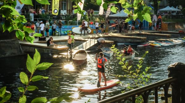 Dâmbovița Delivery – Operă