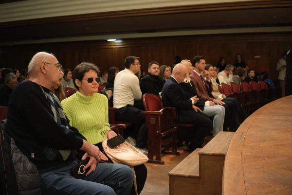 Persoane cu dizabilitati premiate la Gala Supereroilor - Caiac SMile