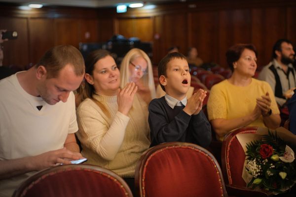 Persoane cu dizabilitati premiate la Gala Supereroilor - Caiac SMile