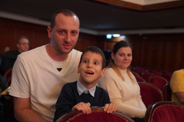 Persoane cu dizabilitati premiate la Gala Supereroilor - Caiac SMile