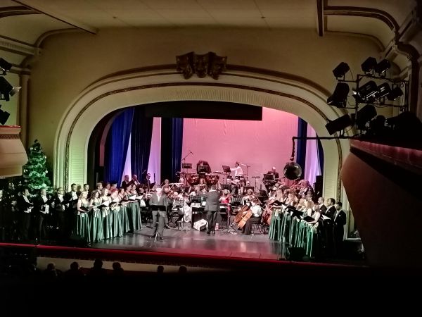 Gală de Crăciun „Iarna spune povești”