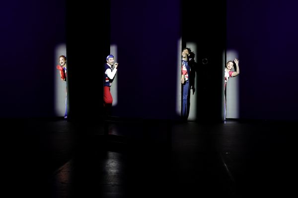 Spectacolul "CÂNTĂREAȚA CHEALĂ"