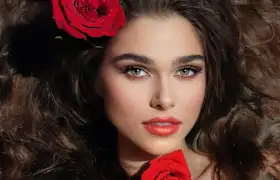 Theo Rose: "Acorduri ample"