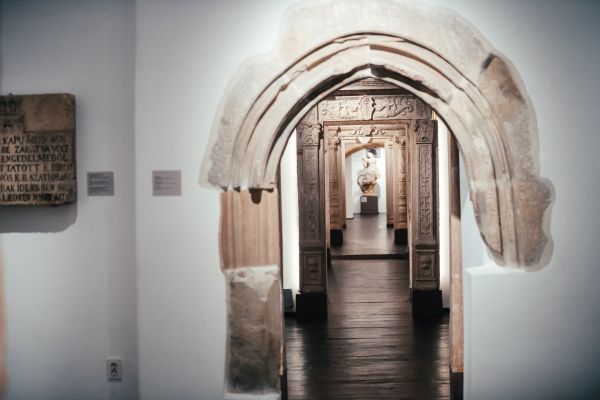 LAPIDARIUL MEDIEVAL ȘI PREMODERN