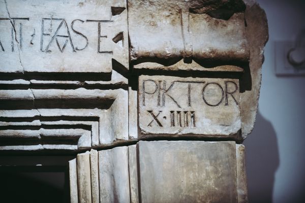 LAPIDARIUL MEDIEVAL ȘI PREMODERN