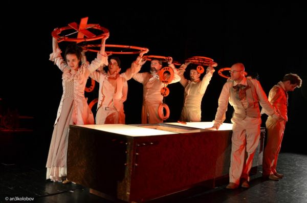 Spectacolul "Tinereţe fără bătrâneţe şi viaţă fără de moarte"