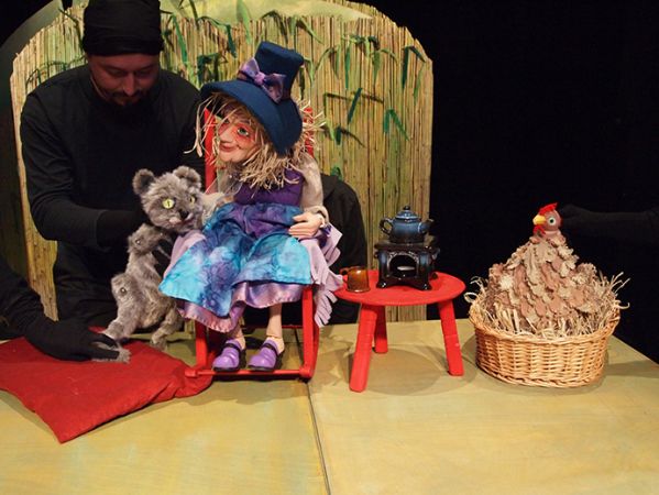 Spectacolul "Rățușca cea urâtă"