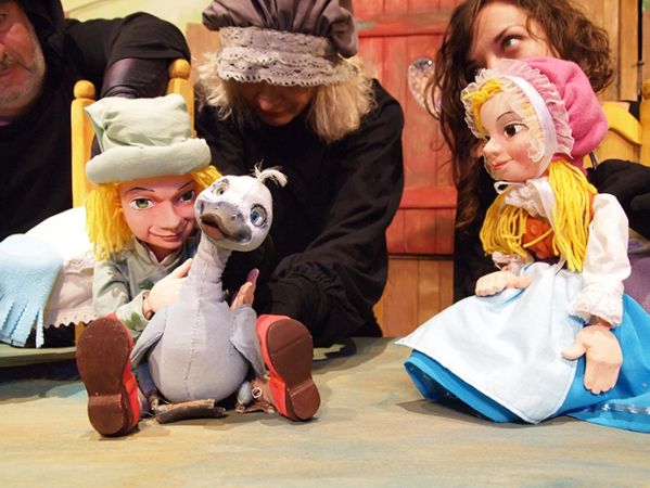 Spectacolul "Rățușca cea urâtă"